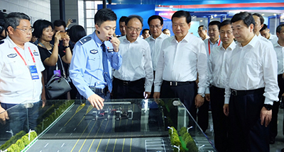 省委书记世界物联网博览会现场体验ag公司智能车检系统